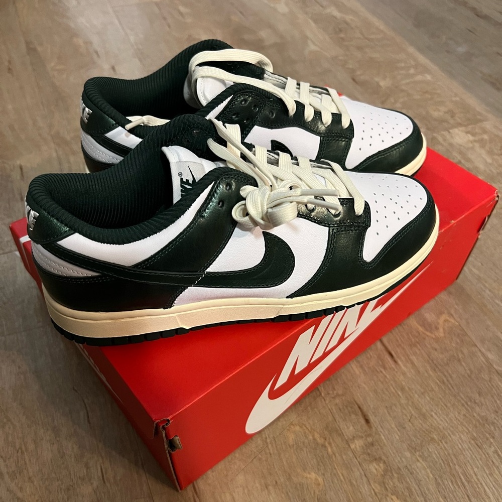 Nike Dunk Low Vintage Green - Picture 3 of 5